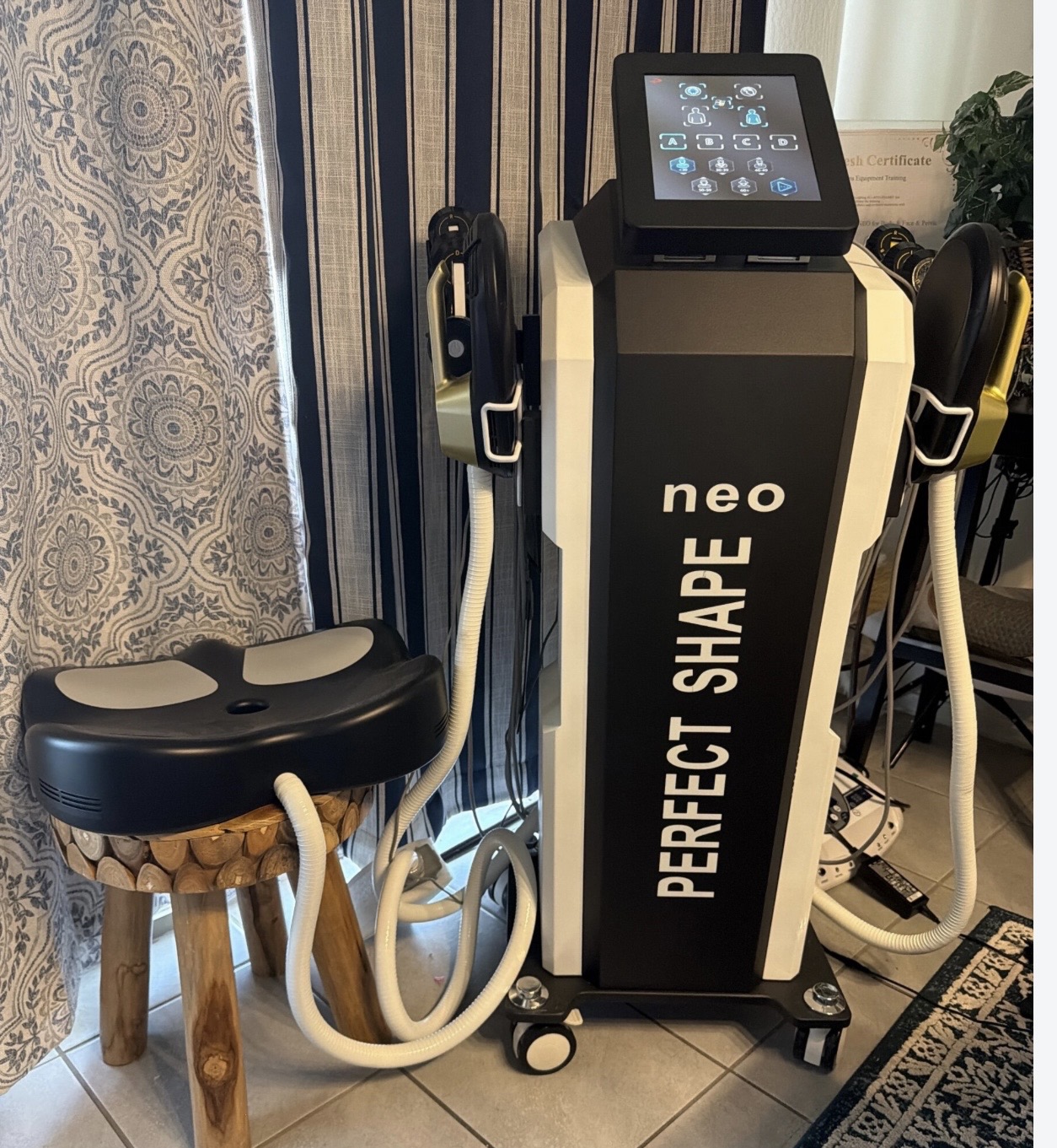 Perfect Shape NEO equipment in the clinic treatment room
